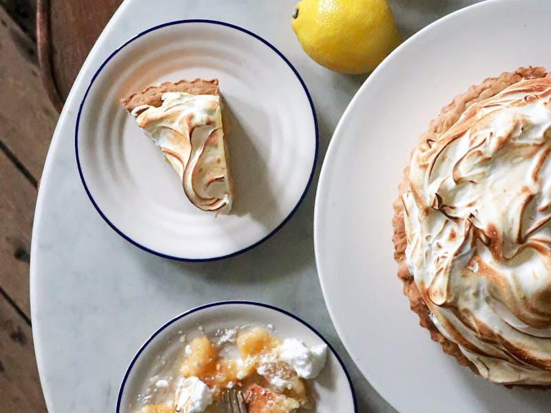 Lemon pie artesanal con merengue dorado y base crocante de Trufita Lab